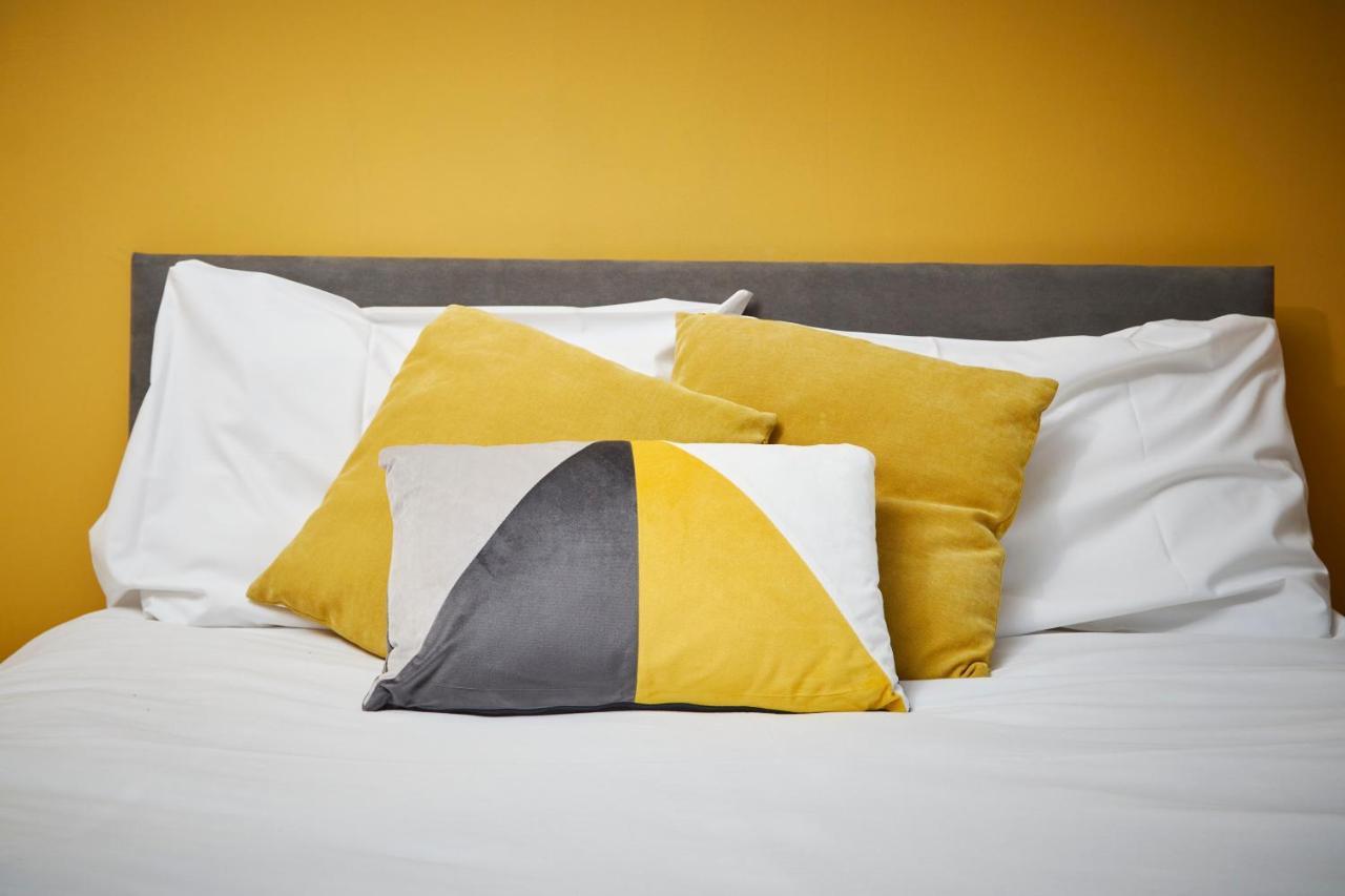 Stylish Manchester Gem - Sleeps 10! エクステリア 写真