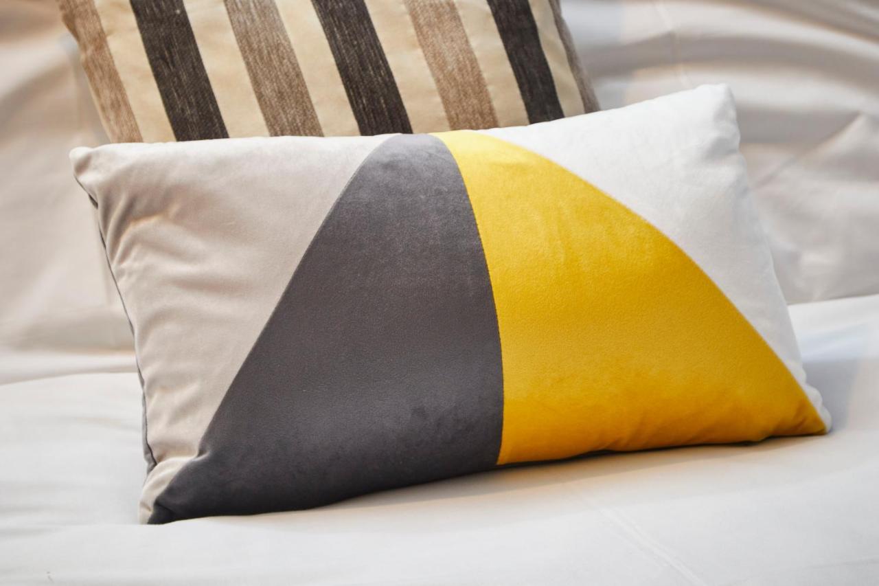 Stylish Manchester Gem - Sleeps 10! エクステリア 写真