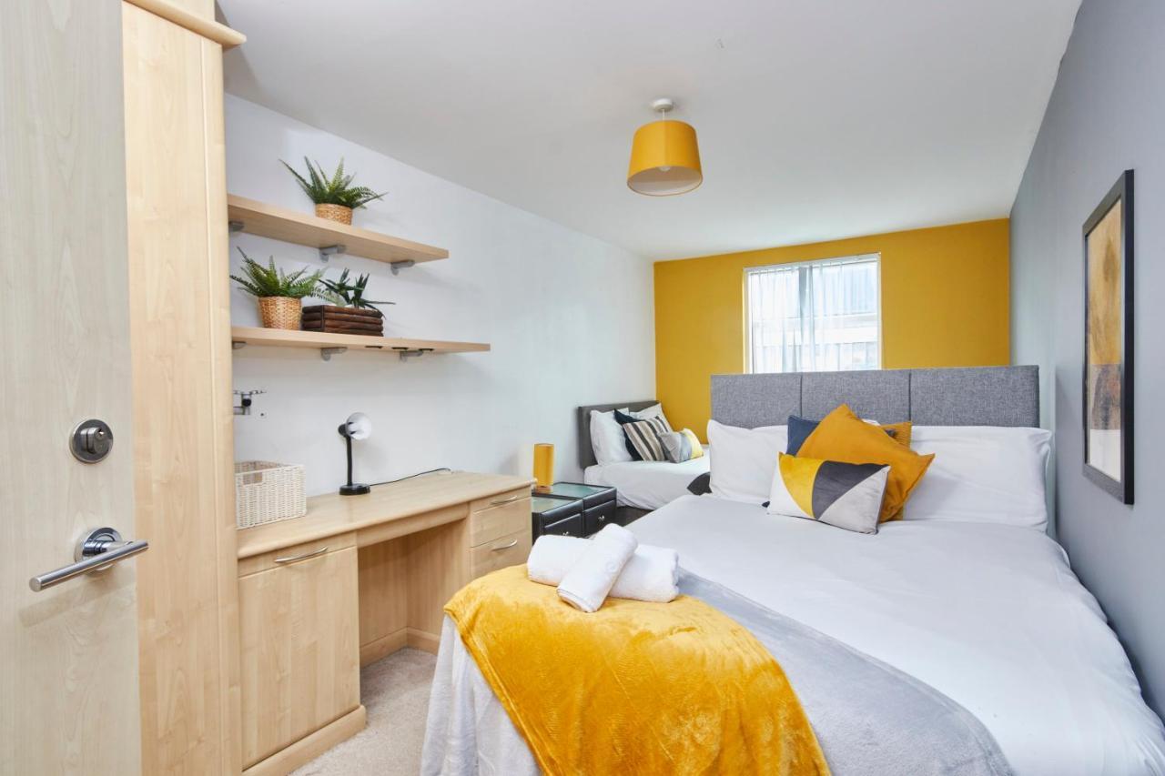 Stylish Manchester Gem - Sleeps 10! エクステリア 写真