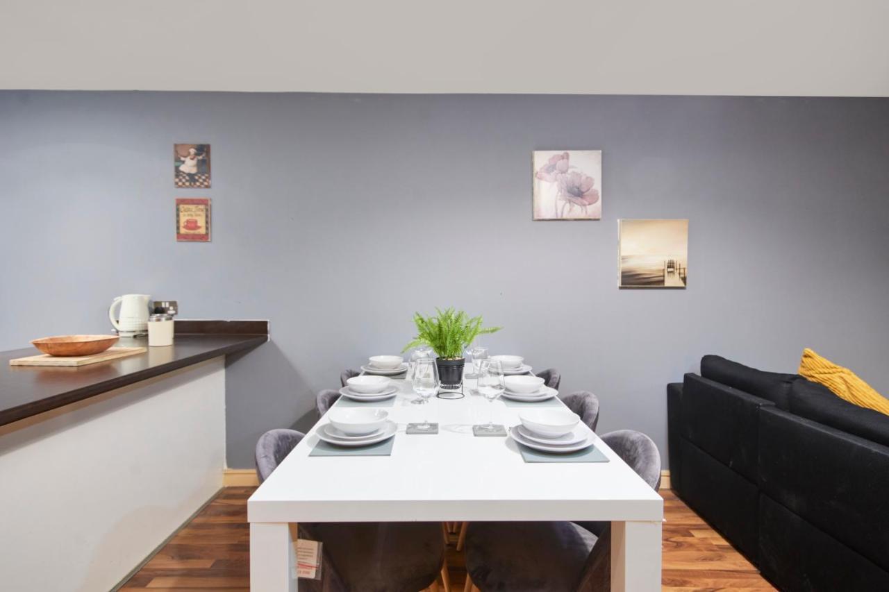Stylish Manchester Gem - Sleeps 10! エクステリア 写真