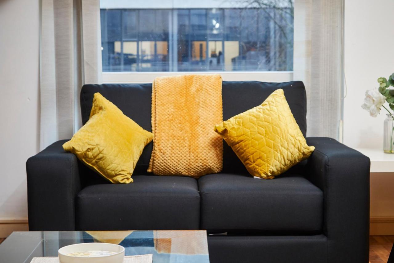 Stylish Manchester Gem - Sleeps 10! エクステリア 写真