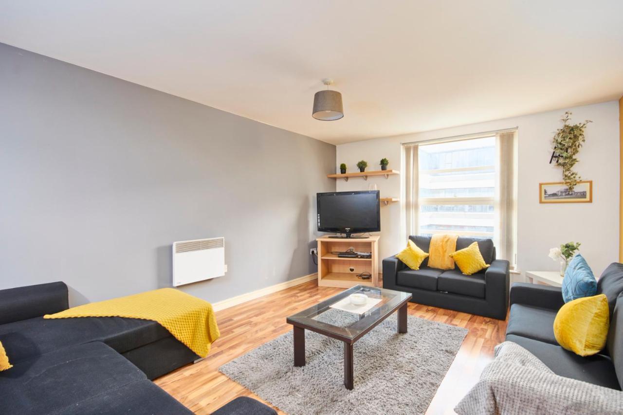 Stylish Manchester Gem - Sleeps 10! エクステリア 写真