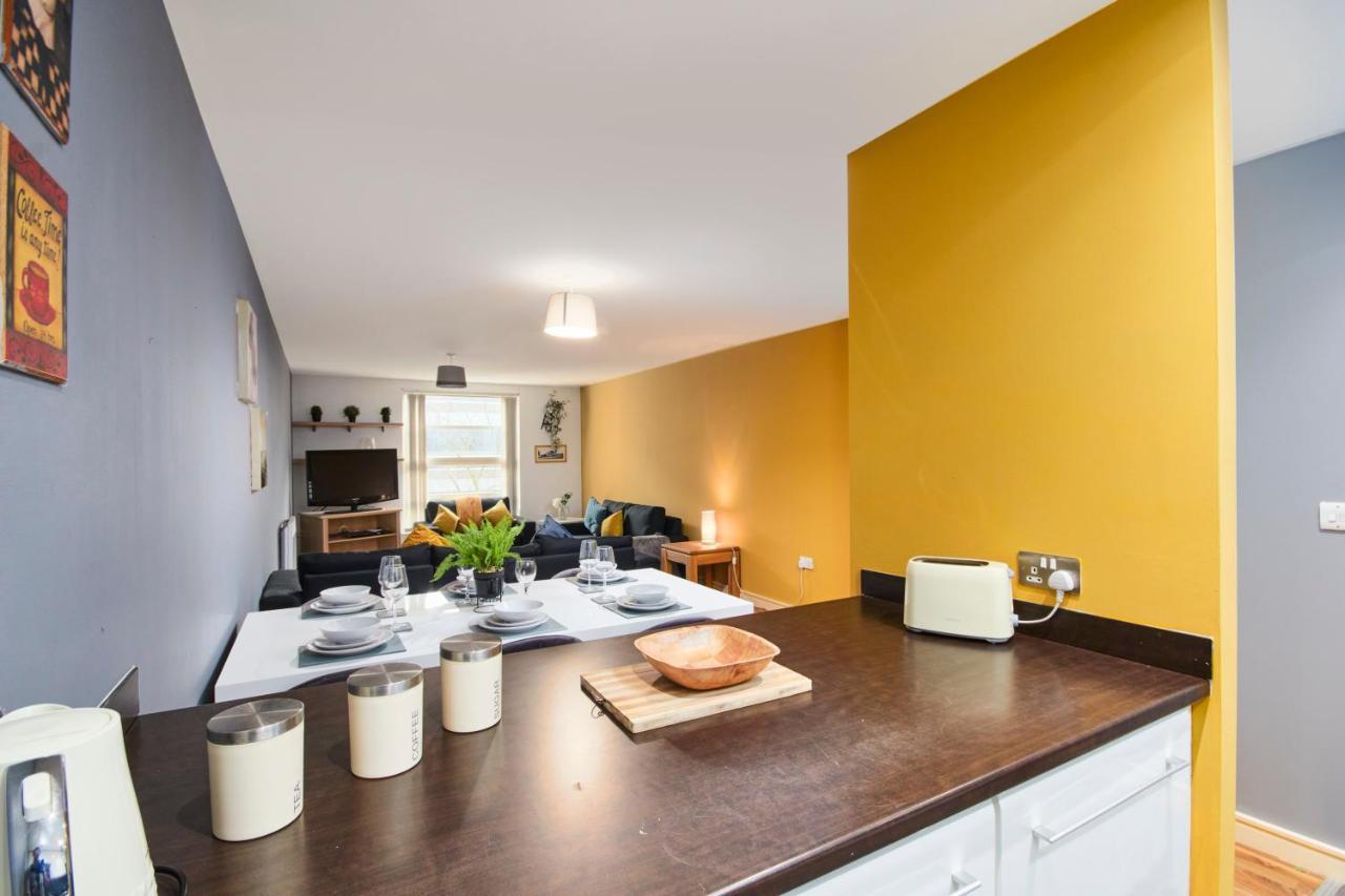 Stylish Manchester Gem - Sleeps 10! エクステリア 写真