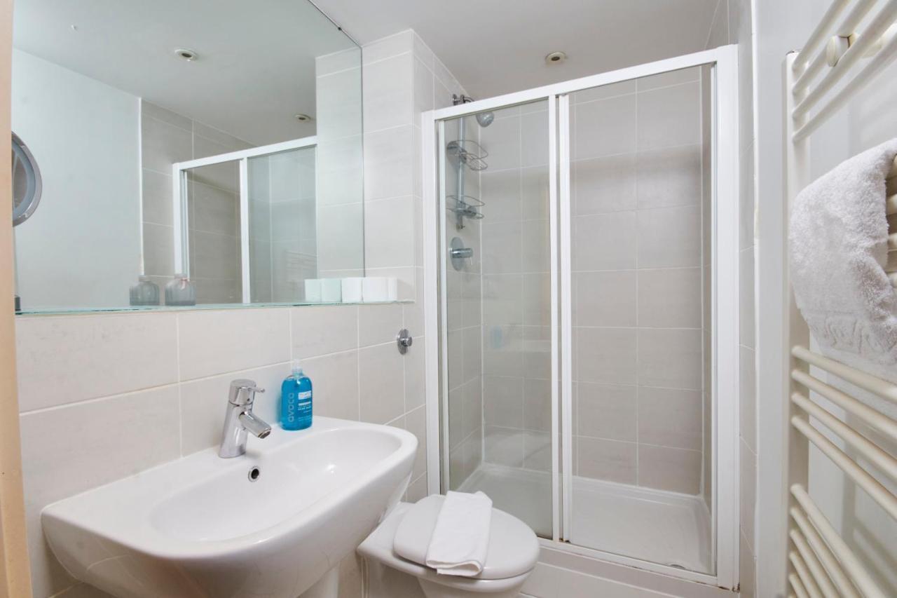 Stylish Manchester Gem - Sleeps 10! エクステリア 写真